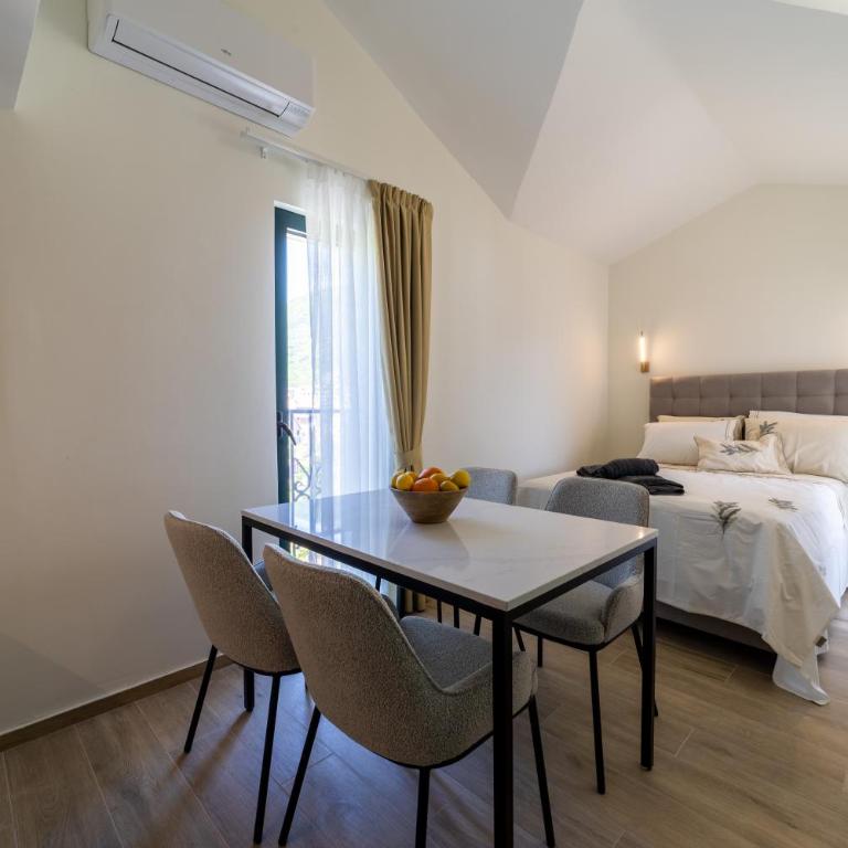 Klaris Guest house - Two-Bedroom Apartment with Balcony - 3