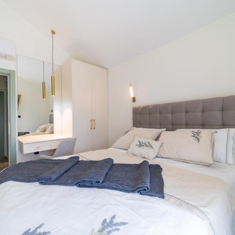 Klaris Guest house - Two-Bedroom Apartment with Balcony - 10