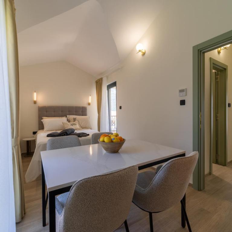 Klaris Guest house - Two-Bedroom Apartment with Balcony - 9