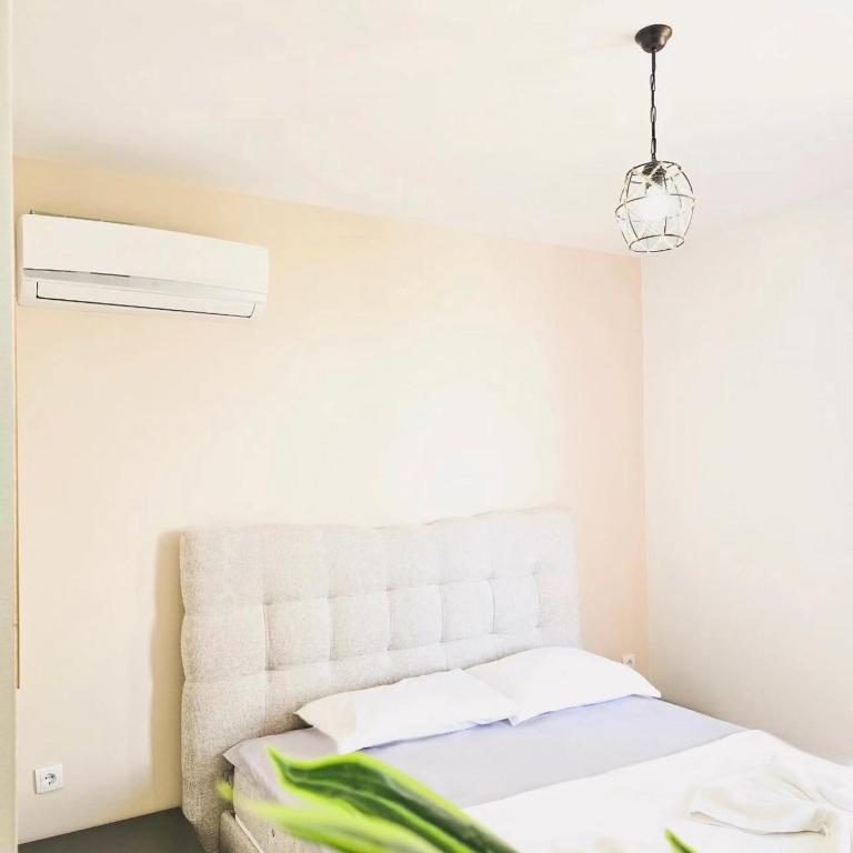 MH Rooms - One-Bedroom Apartment - 4
