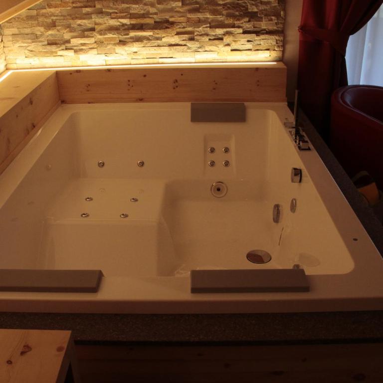 Wellness Hotel Lupo Bianco - Suite Superior - 11