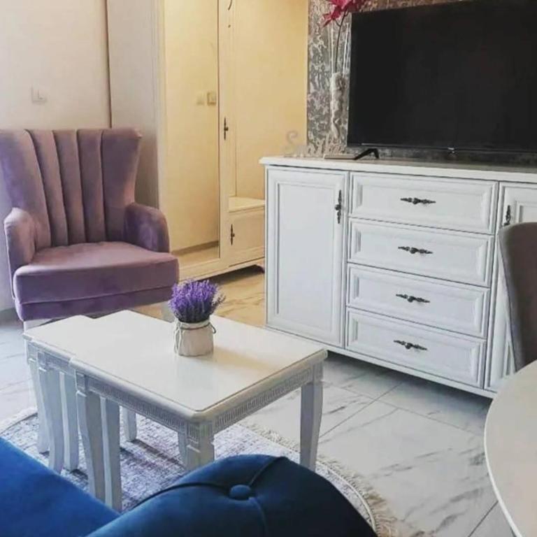Elegant 1819 Apartment with Pool & Panoramic View - Apartment mit 1 Schlafzimmer - 9