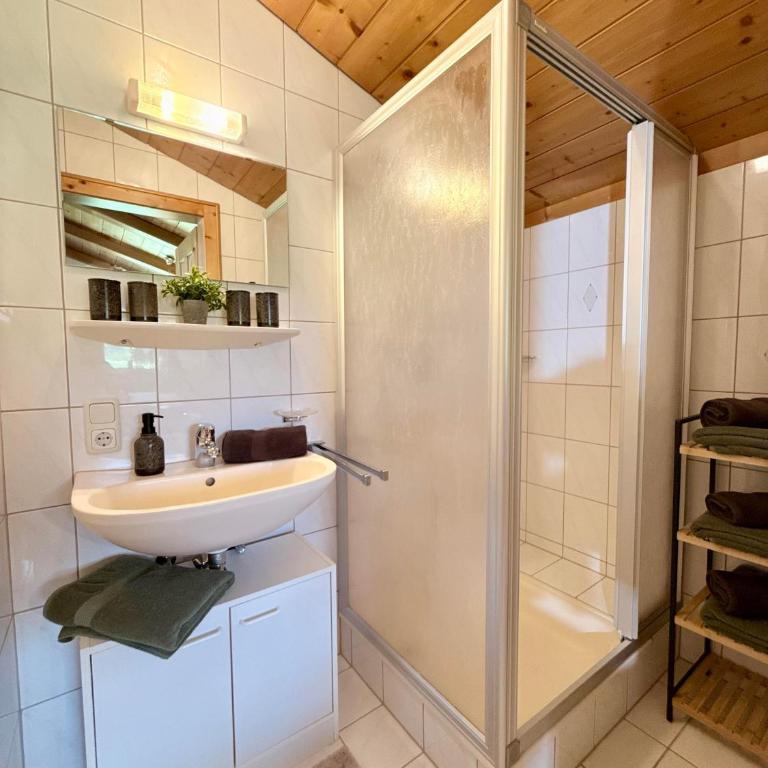 Ferienwohnung Ederbauer - Appartement avec Douche - 14