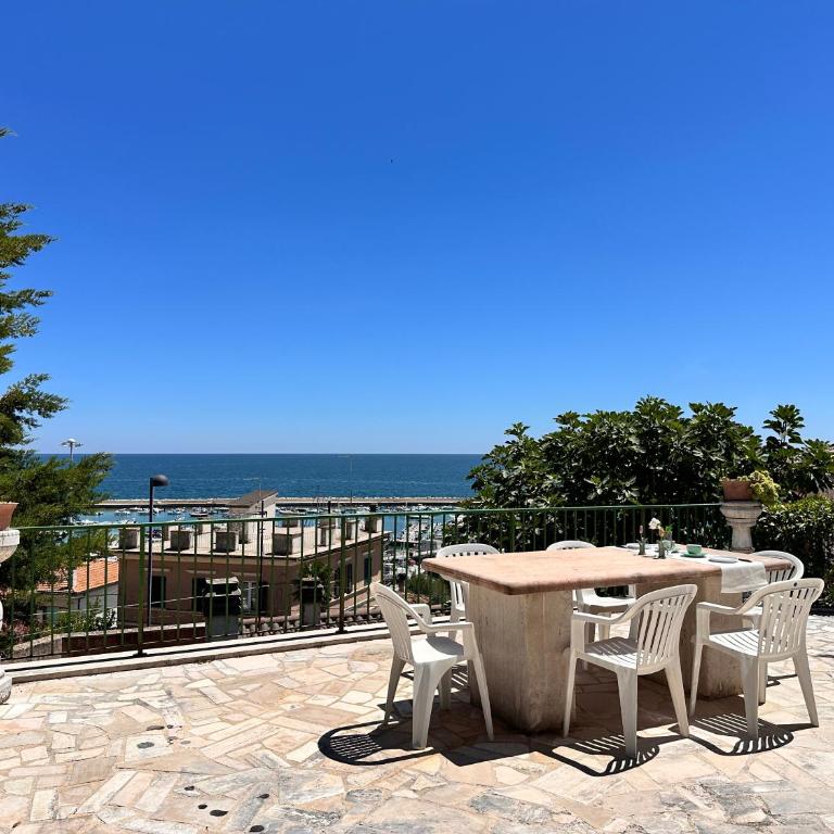 214 - Villa Anna -appartamento trilocale a Numana al piano terra con VISTA MARE STREPITOSA! - SPIAGGIA WHITE BEACH CLUB OMAGGIO dal lun al ven FINO AL 02-08 - Appartamento con 2 Camere da Letto - 19