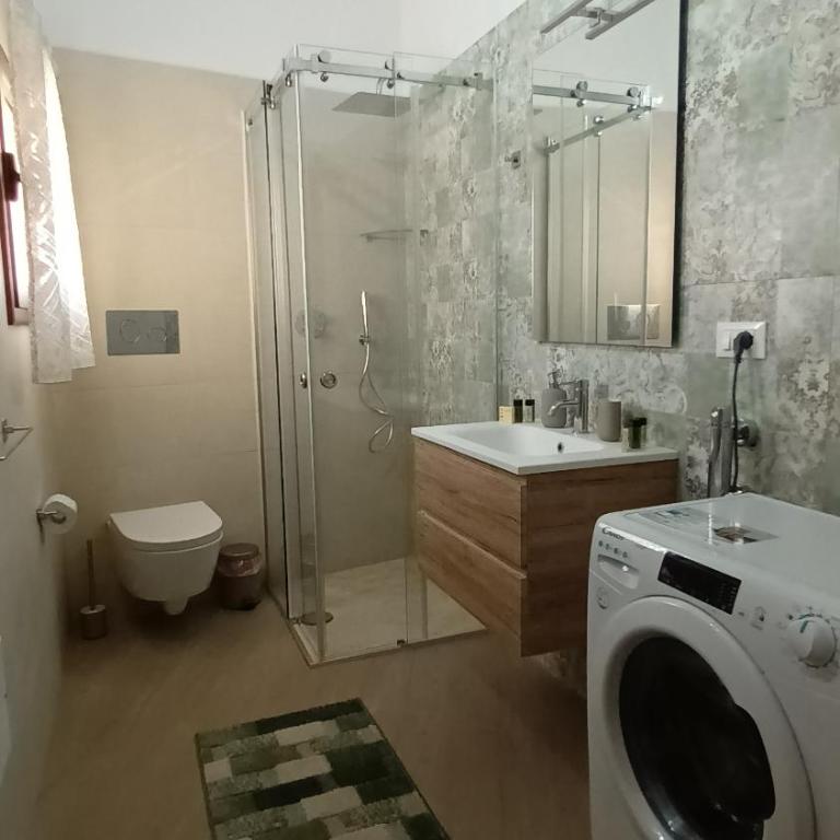 Mansarda Petali di Rosa - Appartamento con 2 Camere da Letto - 8