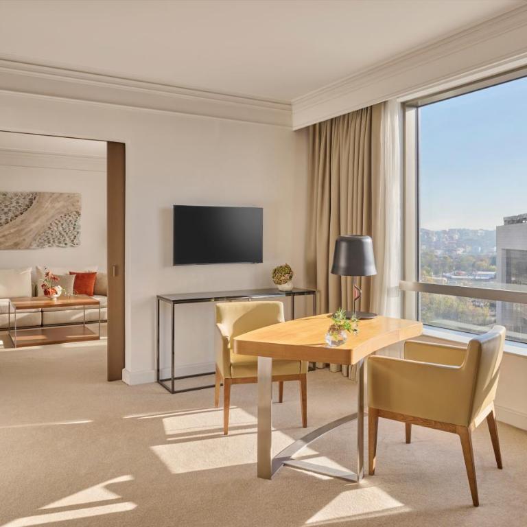 Hyatt Regency Belgrade - Executive Suite - 4