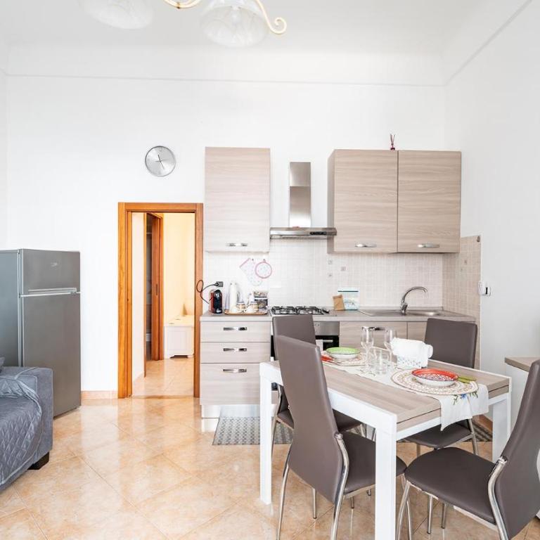 Casa Alessia by Rentbeat - Appartamento con 1 Camera da Letto - 2