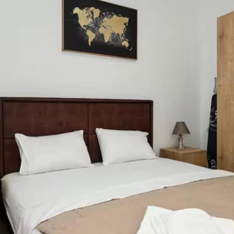 Portobello - One-Bedroom Apartment with Balcony and City View - 5