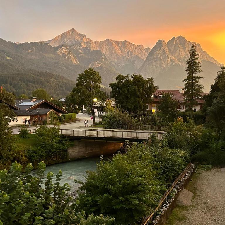 LoisachLodge - zwischen Loisach und Zugspitze - Apartamento con vistas y balcón - 8