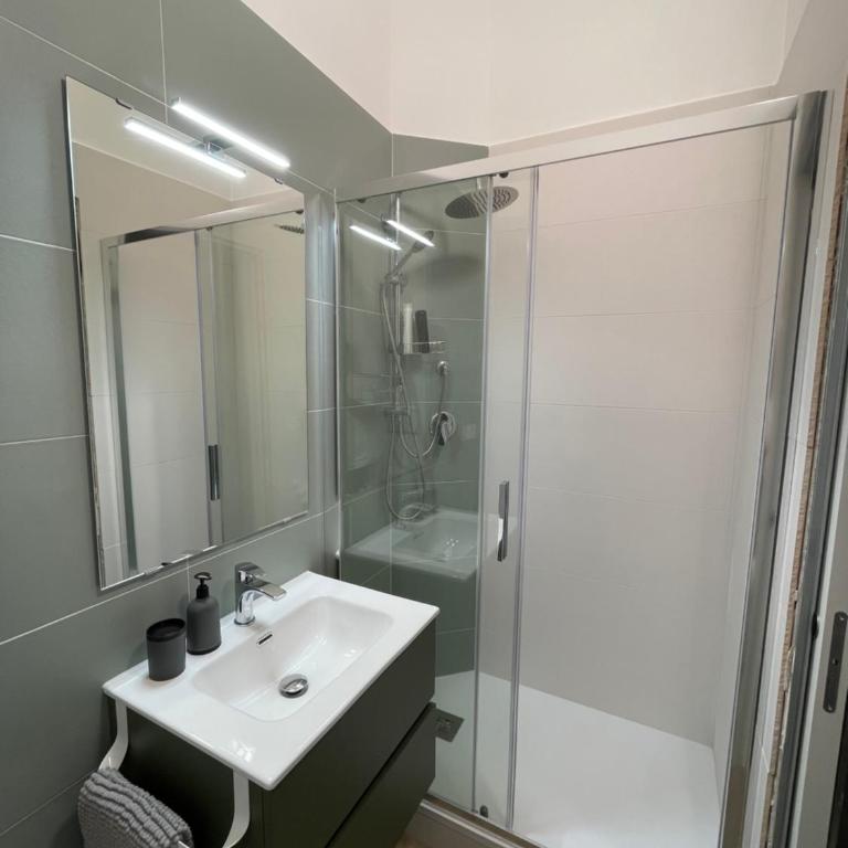 INCAS - Three-Bedroom Apartment with Ocean View - 23