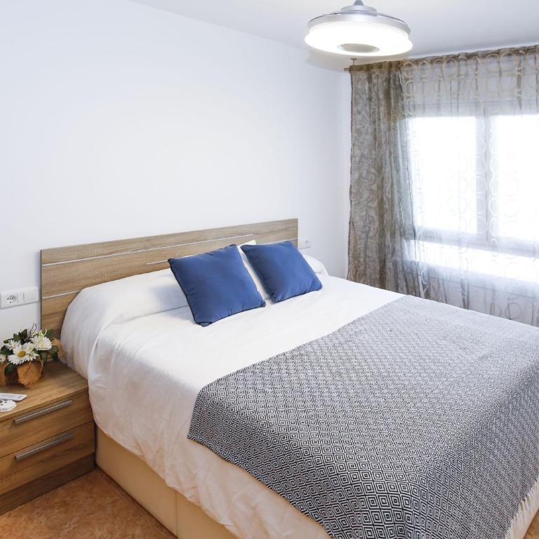 Los Juncos HomeStay by Turismar - Apartment with Balcony - 16
