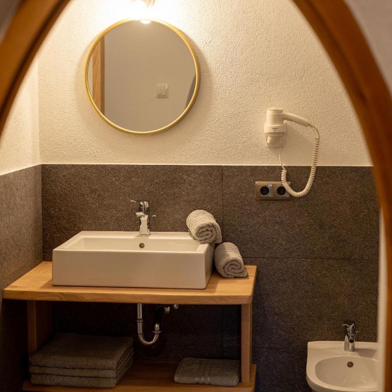 Hofer Hitt Rooms Apartments - Haus mit 1 Schlafzimmer - 14