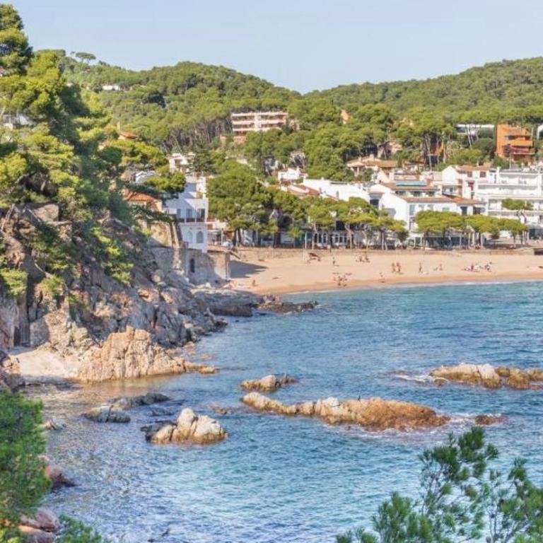 Apartamento en Calella para estancias de temporada con piscina y parking - Apartamento de 3 dormitorios - 3