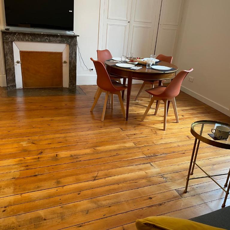 Appartements boutique dans un hôtel particulier rénové Centre & gare Parking privé Villa Vermillon Galerie - Apartamento de 1 dormitorio con vistas al jardín - 19