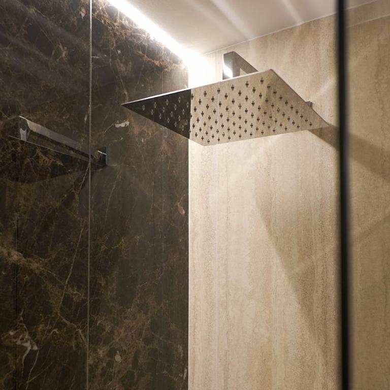 DUOMO HUB - Boutique Guest Rooms with Self Check-In - Deluxe King Room - 84