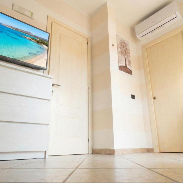 The Sea Wind Apartments & Suites - One-Bedroom Apartment with Terrace - 13