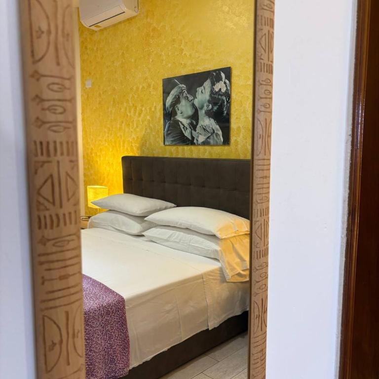 B&B Hollywood - Parcheggio Privato - Quadruple Room with Private Bathroom - 1