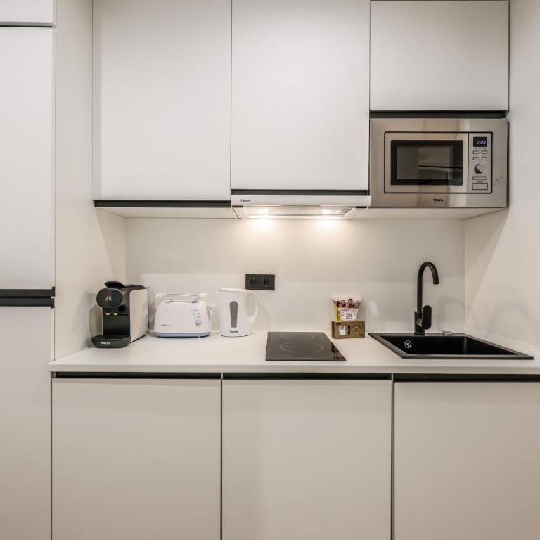 Amazinn Stay Madrid Callao, Mid Term - Estudio - 8