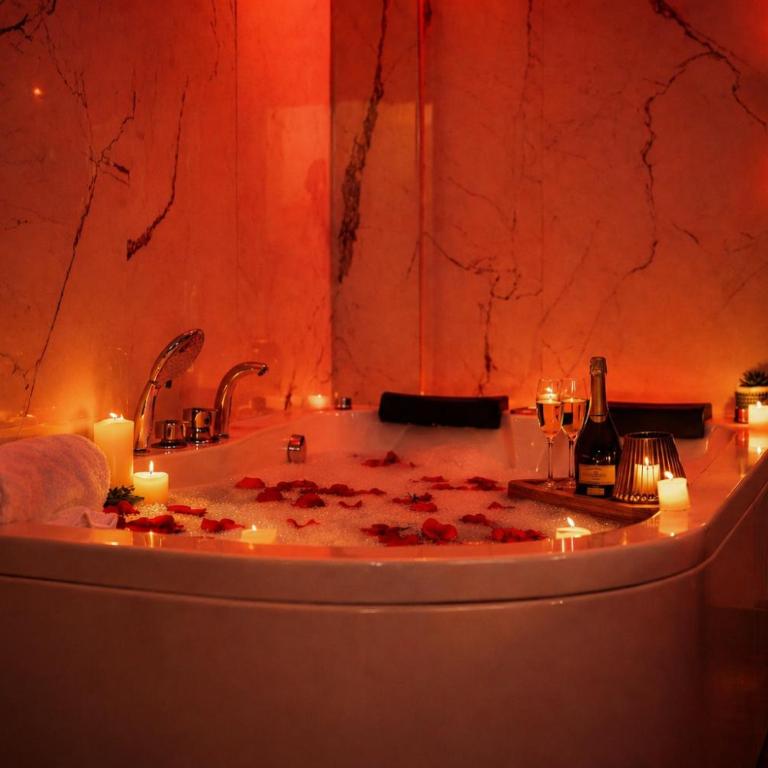 Elene Suites Luxury Boutique - Double Room with Spa Bath - 1