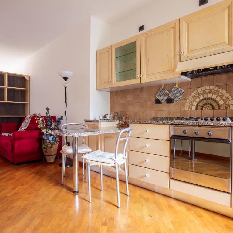 Porta Romana - con Parcheggio Privato - Appartamento con 1 Camera da Letto - 2