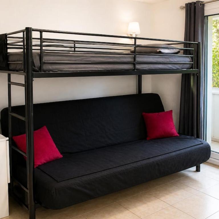 Dramont Getaway - Two-Bedroom Apartment - 1