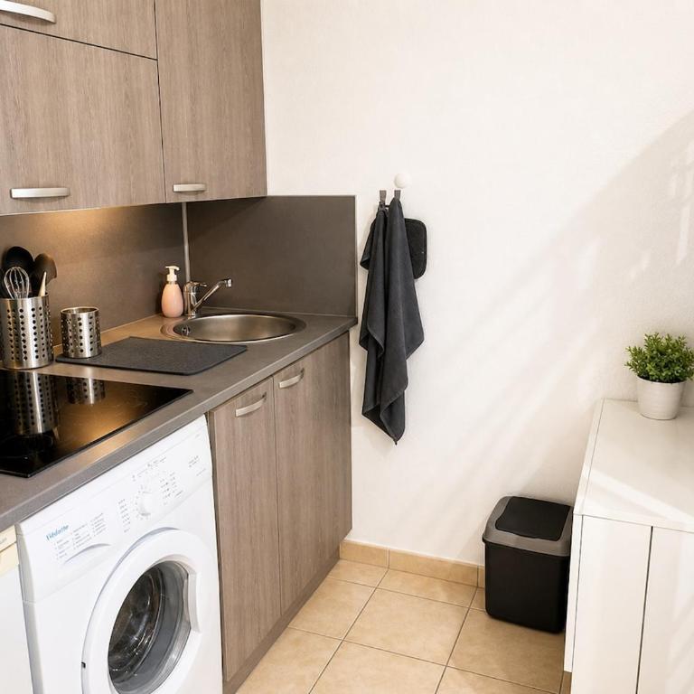Dramont Getaway - Two-Bedroom Apartment - 4
