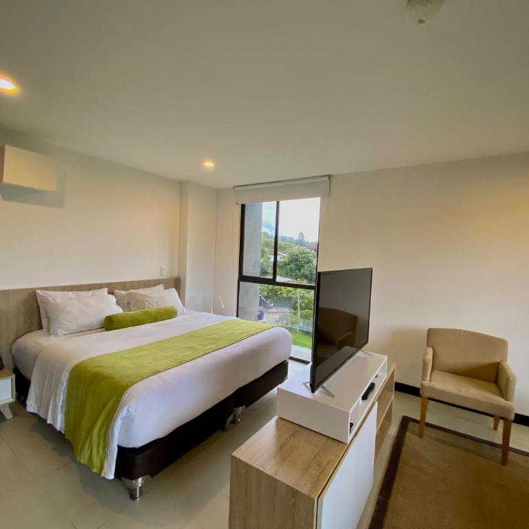 Hotel Rioverde-Suite localizada a 5 minutos del aeropuerto Internacional - Suite con cama extragrande - 3