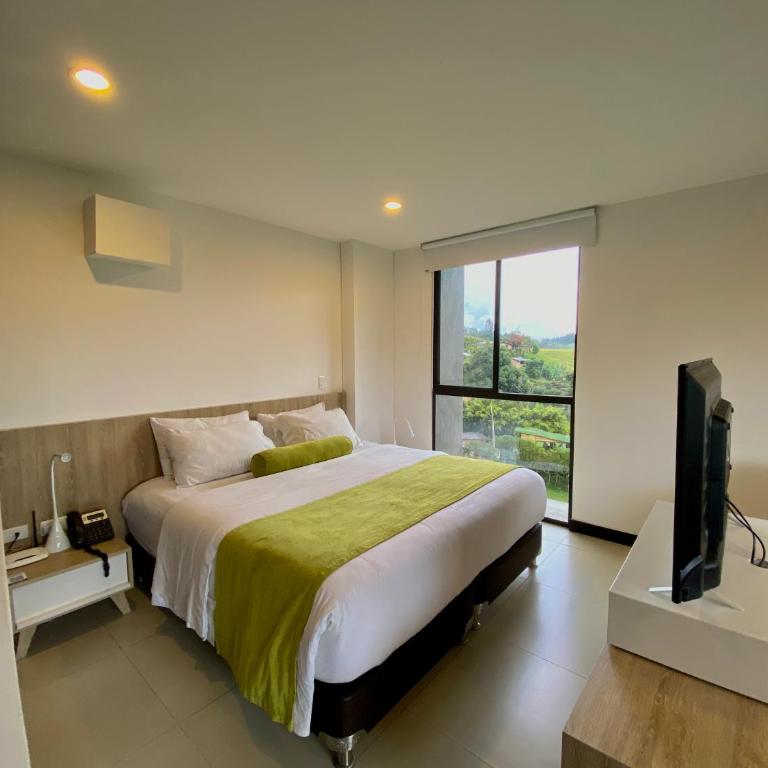 Hotel Rioverde-Suite localizada a 5 minutos del aeropuerto Internacional - Suite con cama extragrande - 2