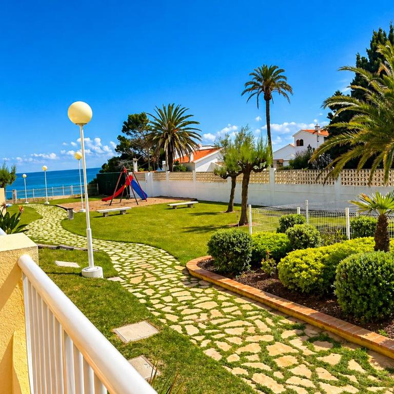 Apartamento Caleta en Dénia primera línea con pista de pádel, piscina y vistas al mar by Family Homes Rentals - Apartamento de 2 dormitorios con terraza y vistas al mar - 2