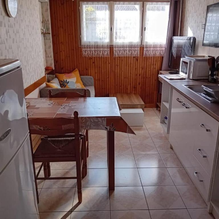 Appartement quartier calme - Apartment - 11