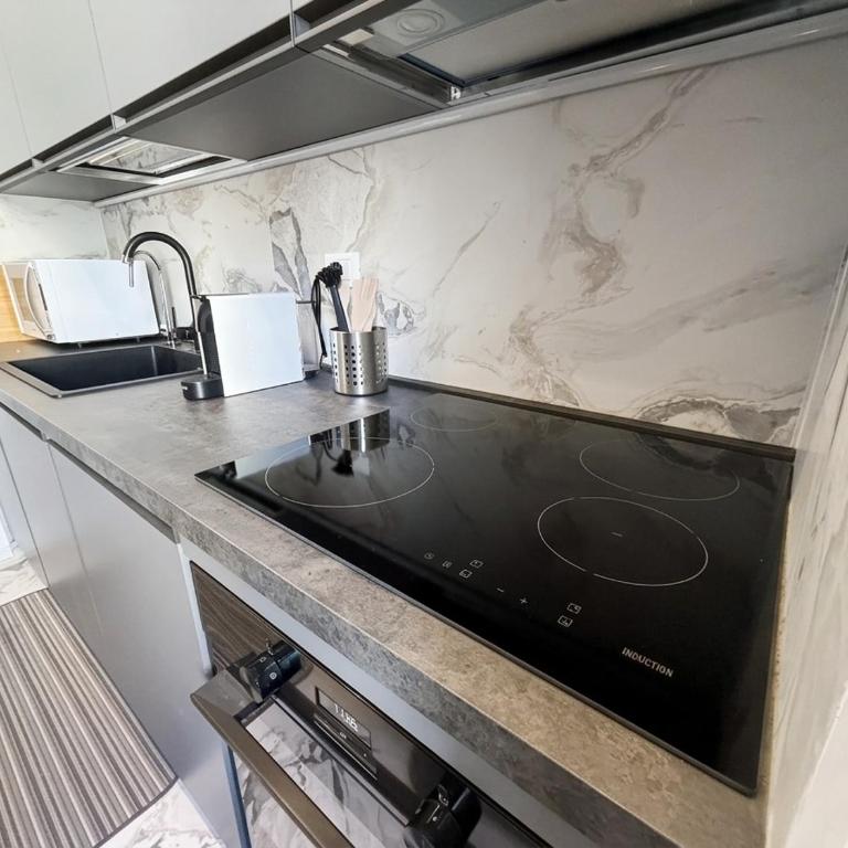 Modern Vatican Loft, 10 min a piedi da San Pietro - Appartamento Monolocale con 2 Camere da Letto - 18