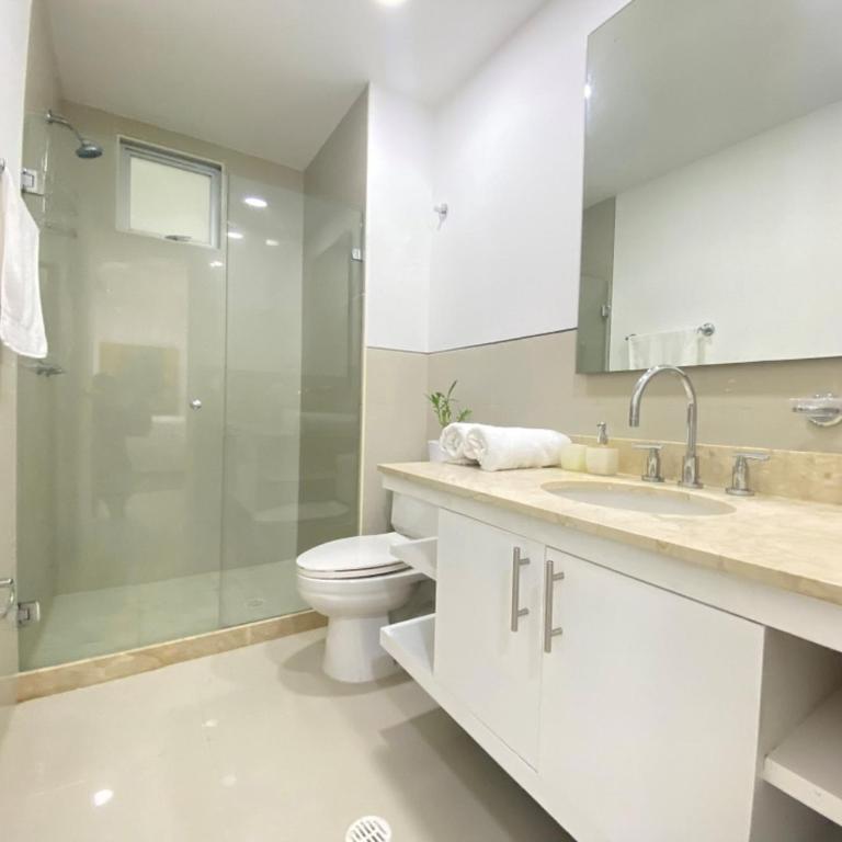 Apartment in Beachfront Building with Resort Pools near Historic Center Cartagena - One-Bedroom Apartment - 17