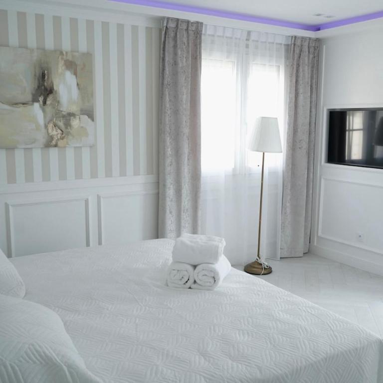 FRGK Luxury Villa Azura with beachfront pool for 10 people Maréchal Juin - Villa avec Piscine Privée - 4