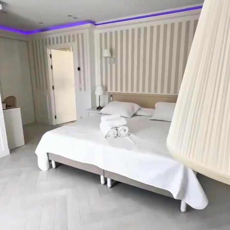 FRGK Luxury Villa Azura with beachfront pool for 10 people Maréchal Juin - Villa avec Piscine Privée - 22
