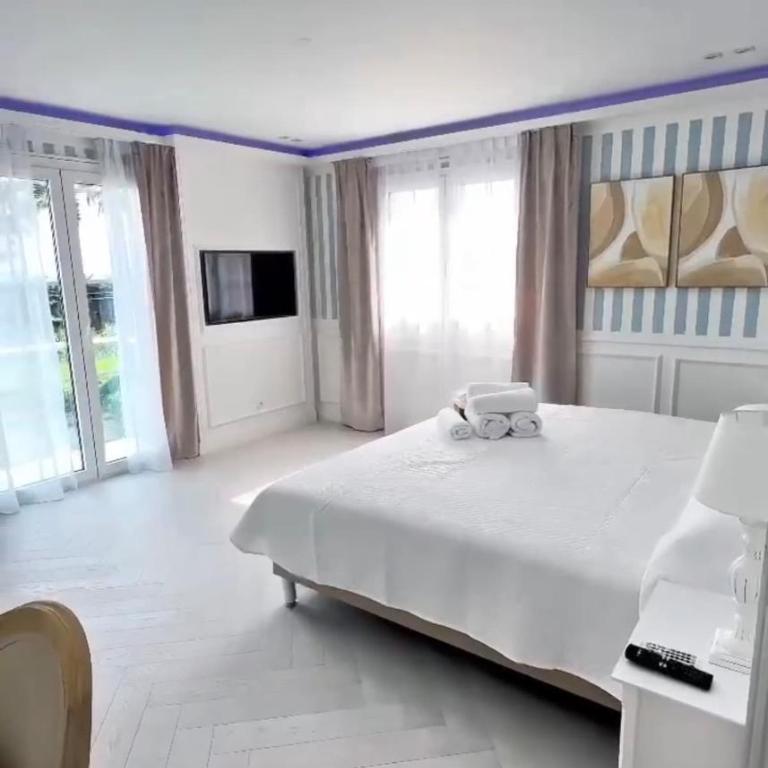 FRGK Luxury Villa Azura with beachfront pool for 10 people Maréchal Juin - Villa avec Piscine Privée - 46