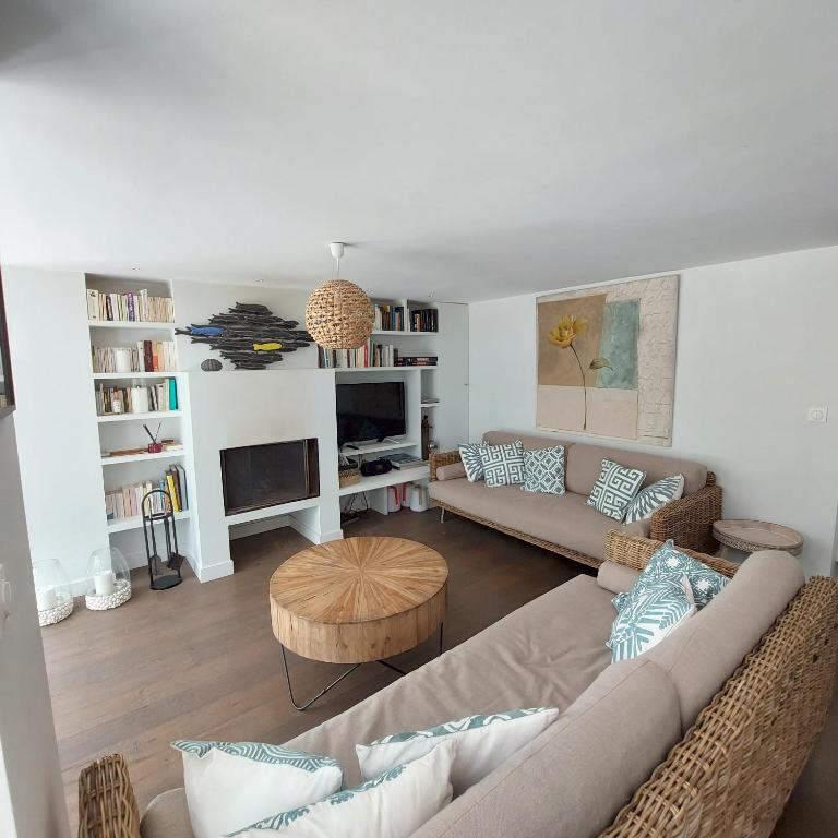 Maison au calme entre Océan et Lac, vue sur le golf, piscine chauffée, classée 4 étoiles - Villa - 8
