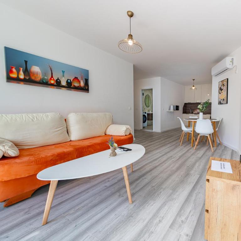 Moment to the Old Town - With Free Parking - One-Bedroom Apartment - 2