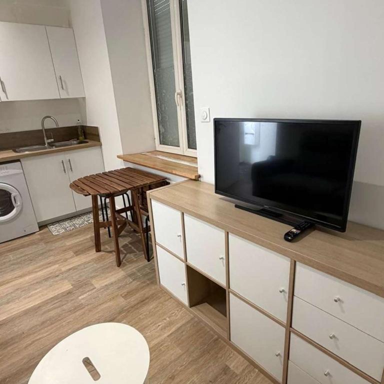 Studio Moderne au Coeur de Reims, Proche Gare - FR-1-870-24 - Appartamento - 2