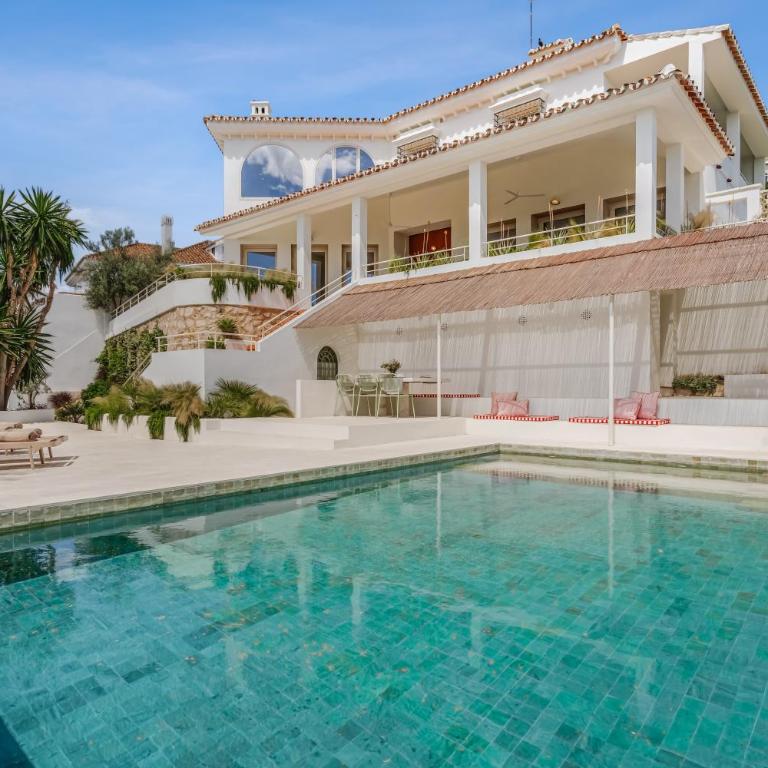 Luxury Villa & private pool by ELE Apartments - Villa - 1