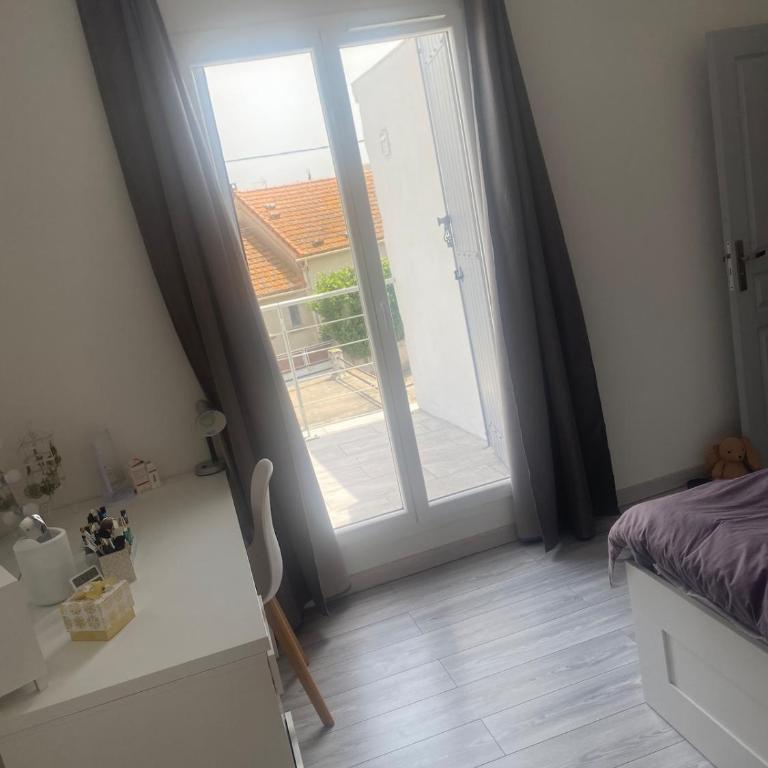 Jolie maison avec jardin proche tour Luma - Casa con 2 Camere da Letto - 6