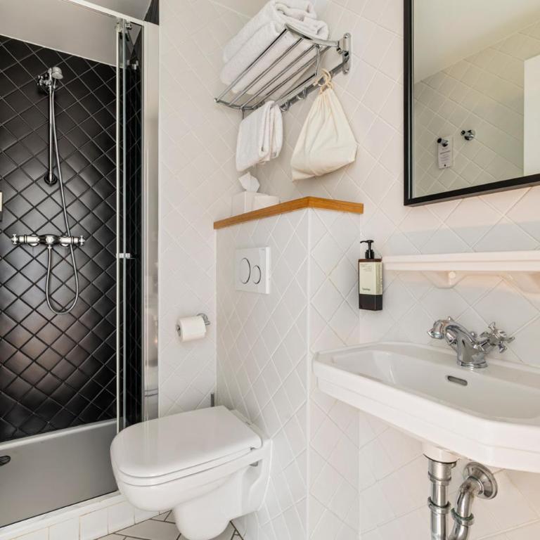 Hôtel Rendez-Vous Batignolles - Chambre Double ou Lits Jumeaux - Sous les Toits - 3