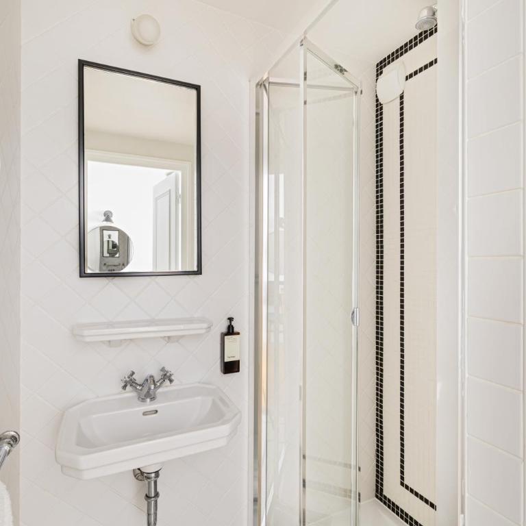 Hôtel Rendez-Vous Batignolles - Chambre Double ou Lits Jumeaux Supérieure - 5