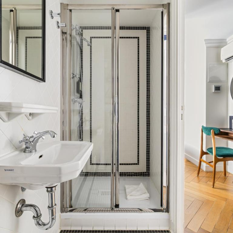 Hôtel Rendez-Vous Batignolles - Chambre Double Confort - 7
