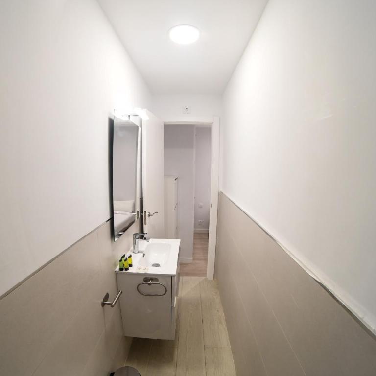 The Goya Hideaway - One-Bedroom Apartment - 26