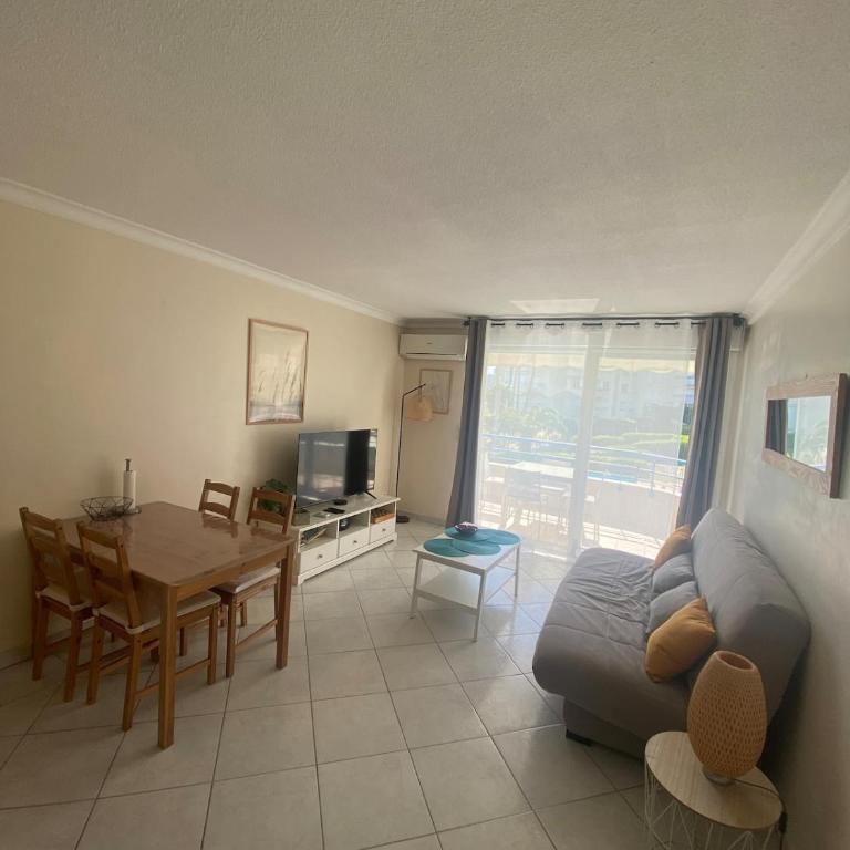 T2 vue mer, parc, piscine, terrasse, parking - Apartment mit 1 Schlafzimmer - 10
