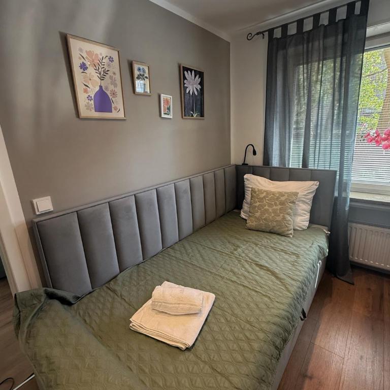 Neues City-Apartment nahe der Fuggerei I Stellplatz I frisch renoviert I Zentrumnähe - Appartamento con 1 Camera da Letto - 4