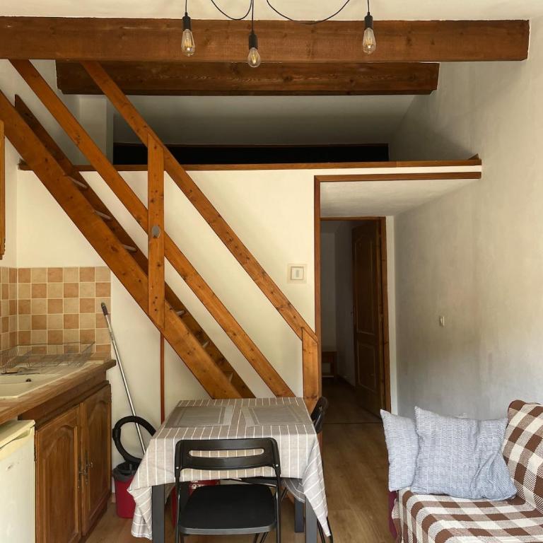 StudioT2 au calme petit jardin proche centre-ville - Maison 1 Chambre - 2