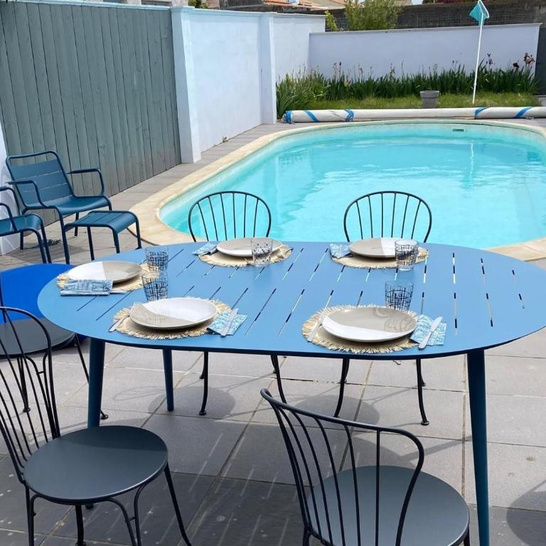 Maison 4 chambres avec piscine - Ferienhaus - 17