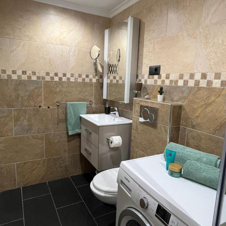 La Vida Loca Apartment - One-Bedroom Apartment with Ocean View - 13
