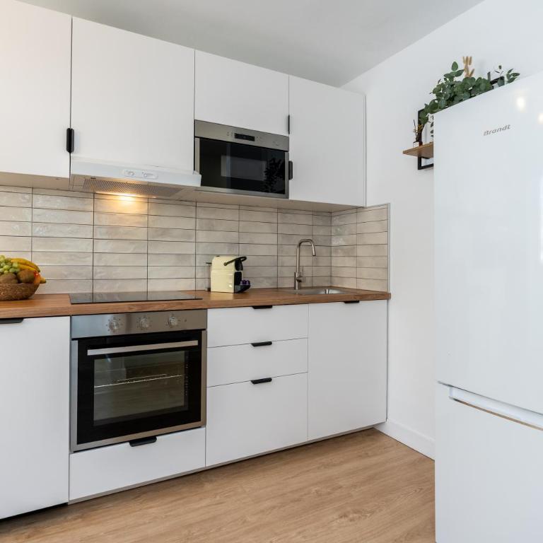 Playa 5 min # Trabajo # Bares cerca # Simancas - Apartamento de 1 dormitorio - 8